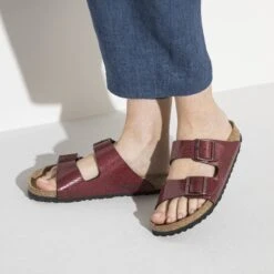 Birkenstock Arizona Birko-Flor Magical Metallic Maroon 12 Birkenstock Arizona Birko-Flor Magical Metallic Maroon -Birkenstock Sale Store 1020122 f closeup f