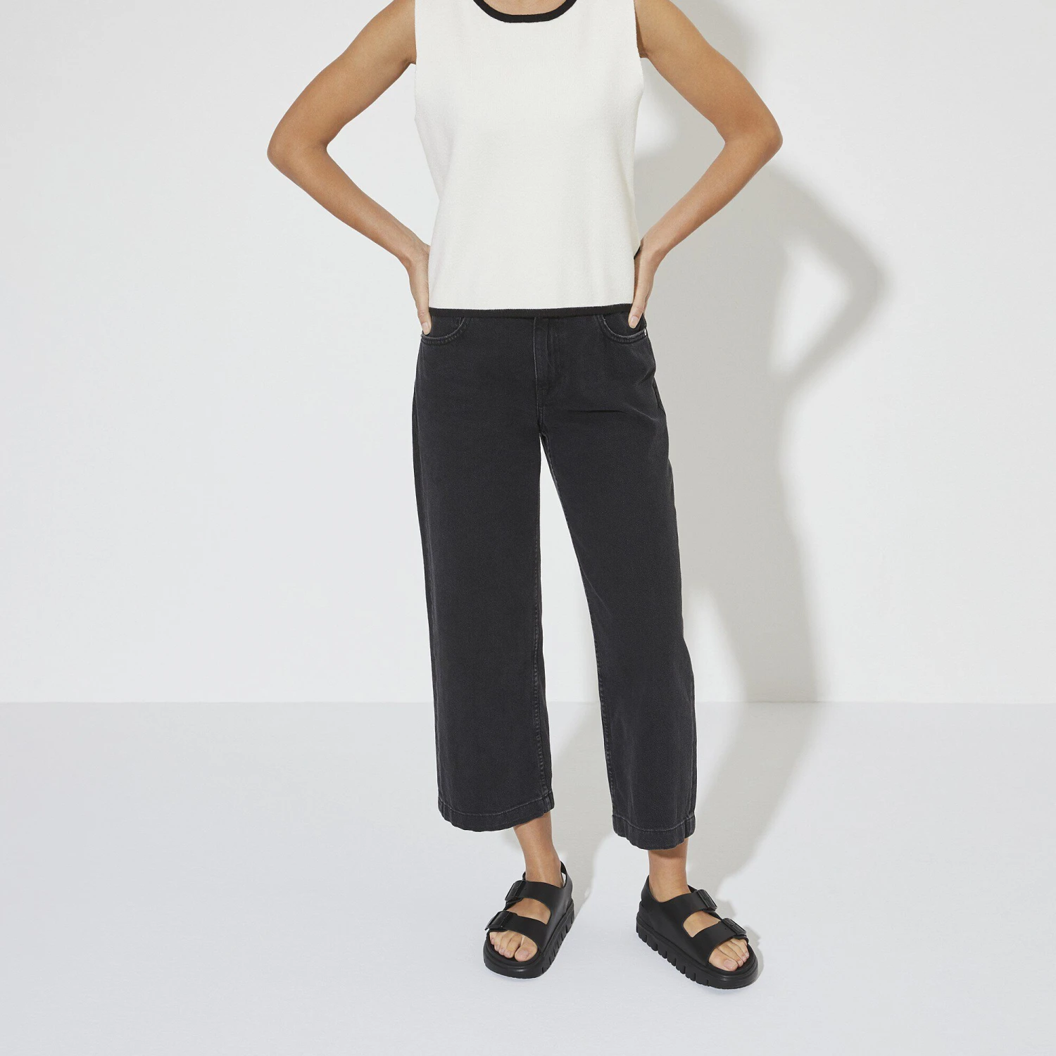 Milano Chunky Leather Black 5 Milano Chunky Leather Black - Image 5