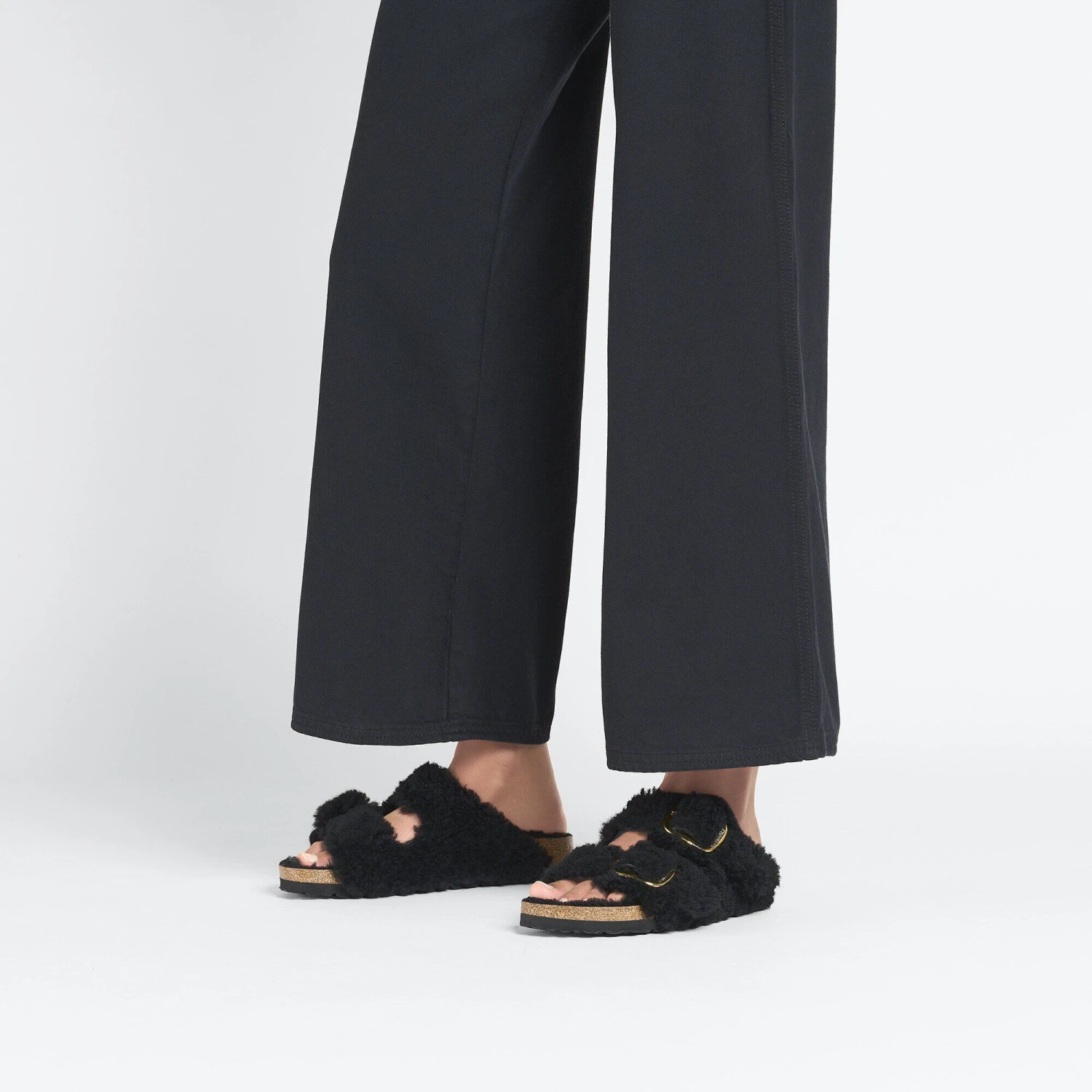 Birkenstock Arizona Big Buckle Shearling Black Gold 6 Birkenstock Arizona Big Buckle Shearling Black Gold - Image 6