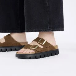 Arizona Chunky Suede Leather Dark Tea/ Black 13 Arizona Chunky Suede Leather Dark Tea/ Black -Birkenstock Sale Store 1028389 f closeup f