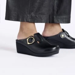 Fanny Ring-Buckle Leather Black/Black -Birkenstock Sale Store 1028423 f closeup f