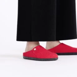 Birkenstock Zermatt Shearling Wool Felt Active Red -Birkenstock Sale Store 1028594 f closeup f