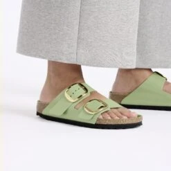 Birkenstock Arizona Big Buckle Natural Leather Patent High-Shine Green Tea 11 Birkenstock Arizona Big Buckle Natural Leather Patent High-Shine Green Tea -Birkenstock Sale Store 1028604 f closeup f