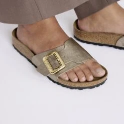 Birkenstock Catalina Luxe Buckle Birko-Flor Graceful Taupe 13 Birkenstock Catalina Luxe Buckle Birko-Flor Graceful Taupe -Birkenstock Sale Store 1029414 f closeup f