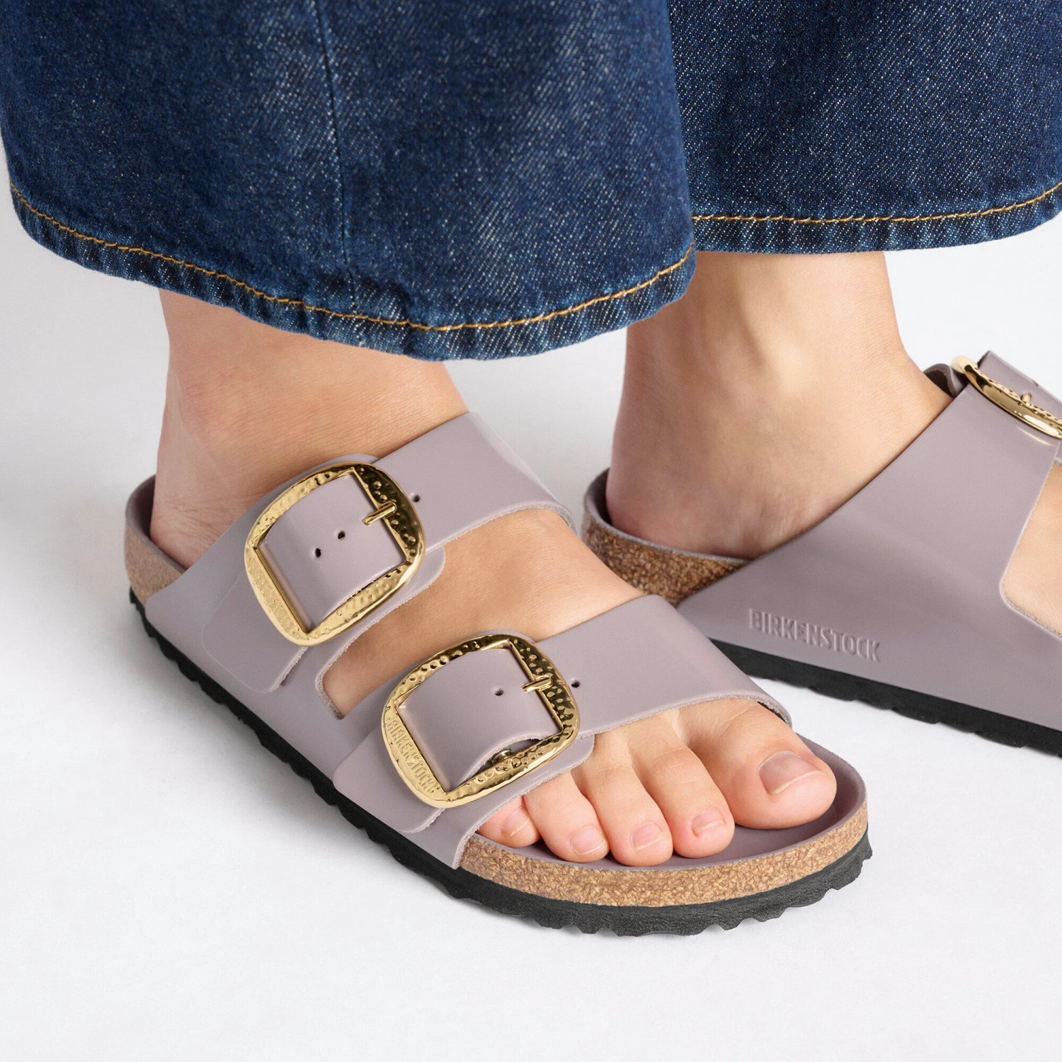 Birkenstock Arizona Hammered Big Buckle Natural Leather Patent High-Shine Faded Purple 4 Birkenstock Arizona Hammered Big Buckle Natural Leather Patent High-Shine Faded Purple - Image 4