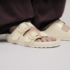 Birkenstock Arizona Big Buckle Pearl Natural Leather Patent High Shine Ecru 12 Birkenstock Arizona Big Buckle Pearl Natural Leather Patent High Shine Ecru -Birkenstock Sale Store 1030267 f closeup f