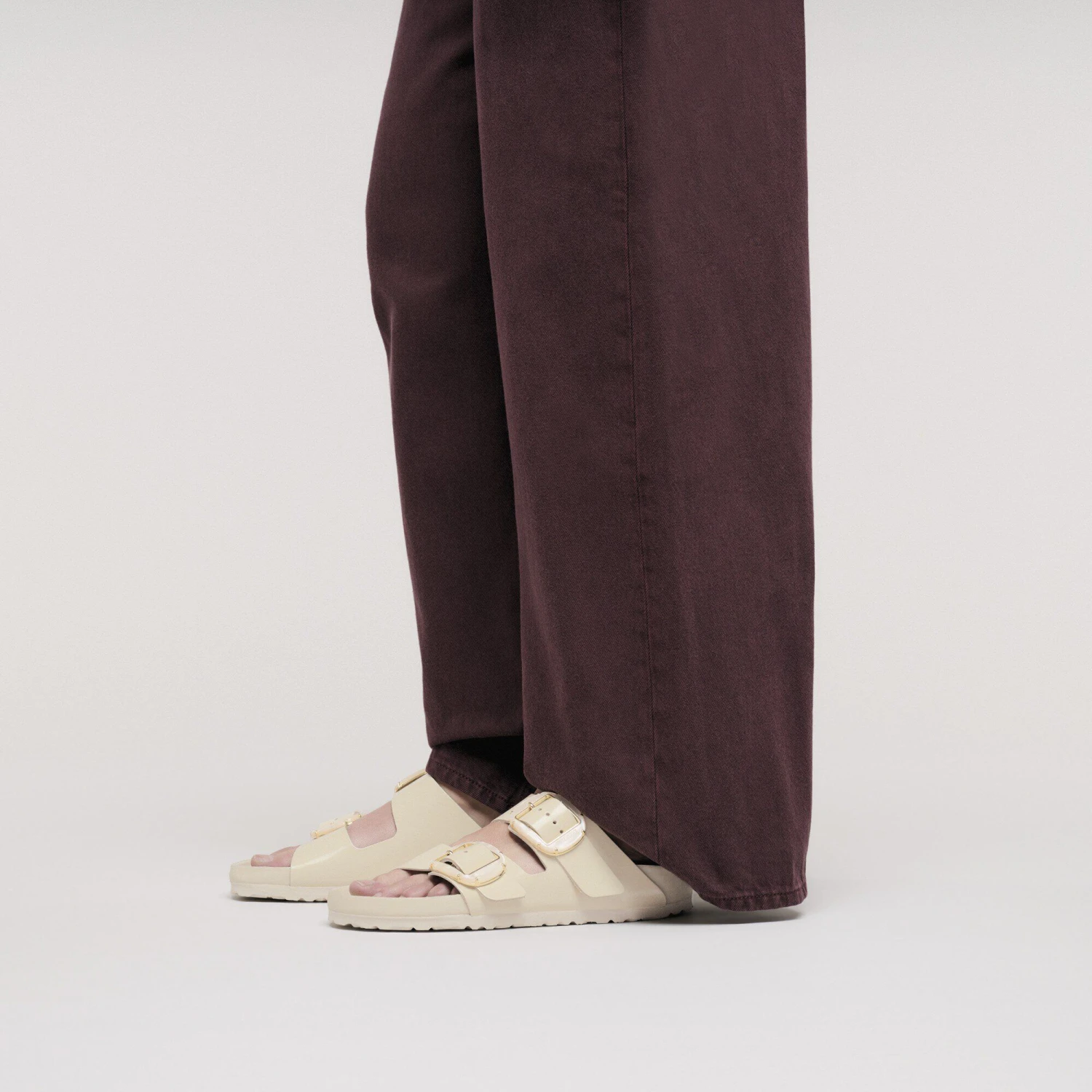 Birkenstock Arizona Big Buckle Pearl Natural Leather Patent High Shine Ecru 7 Birkenstock Arizona Big Buckle Pearl Natural Leather Patent High Shine Ecru - Image 7